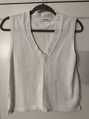 Perfection White V-Neck Sleeveless Knit Tank